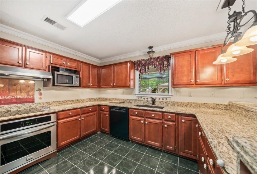 1320 WOLF LAIR DR, Collierville, Tennessee 38017, 4 Bedrooms Bedrooms, 9 Rooms Rooms,3 BathroomsBathrooms,Residential,For Sale,WOLF LAIR,10220545