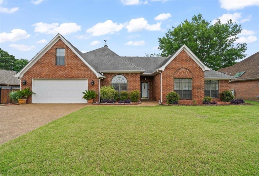 1320 WOLF LAIR DR, Collierville, Tennessee 38017, 4 Bedrooms Bedrooms, 9 Rooms Rooms,3 BathroomsBathrooms,Residential,For Sale,WOLF LAIR,10220545