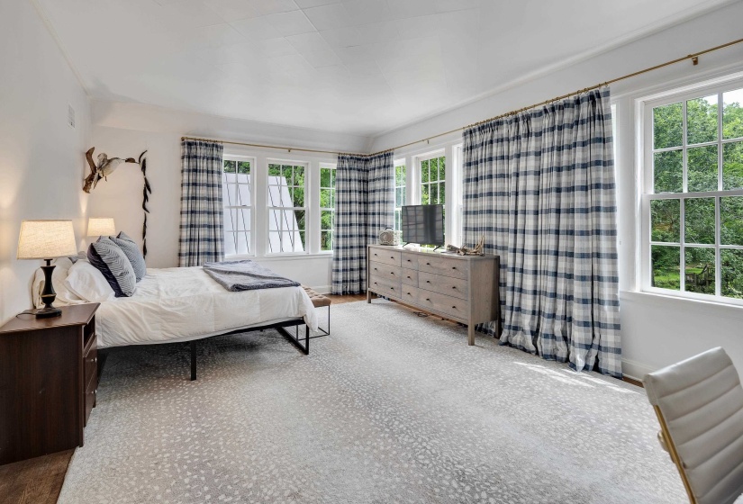 3945 GRANDVIEW AVE, Memphis, Tennessee 38111, 4 Bedrooms Bedrooms, 11 Rooms Rooms,4.1 BathroomsBathrooms,Residential,For Sale,GRANDVIEW,10220561