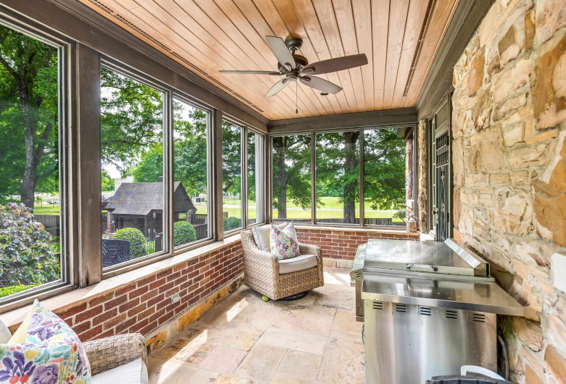3945 GRANDVIEW AVE, Memphis, Tennessee 38111, 4 Bedrooms Bedrooms, 11 Rooms Rooms,4.1 BathroomsBathrooms,Residential,For Sale,GRANDVIEW,10220561