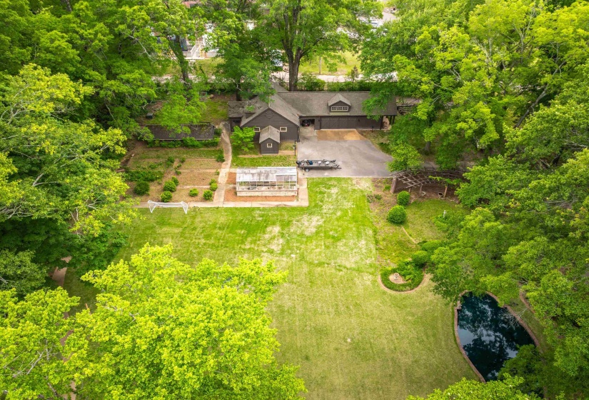 3945 GRANDVIEW AVE, Memphis, Tennessee 38111, 4 Bedrooms Bedrooms, 11 Rooms Rooms,4.1 BathroomsBathrooms,Residential,For Sale,GRANDVIEW,10220561