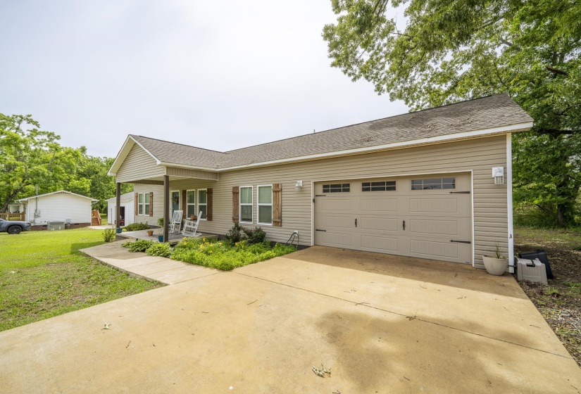 525 PATTERSON RD, Savannah, Tennessee 38372, 3 Bedroom Bedrooms, 6 Room Rooms,2 BathroomBathrooms,Residential,For Sale,PATTERSON,0,10220585