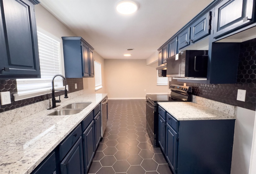 335 HOMEVILLE RD, Collierville, Tennessee 38017, 4 Bedroom Bedrooms, 5 Room Rooms,2 BathroomBathrooms,Residential,For Sale,HOMEVILLE,0,10220603