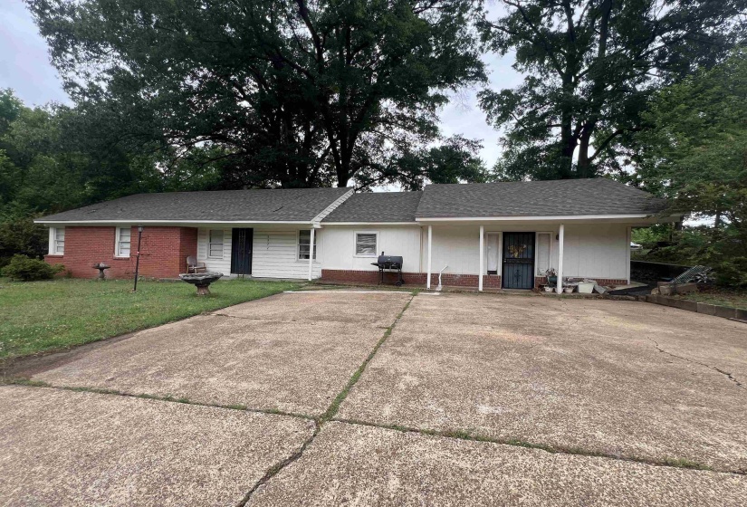 1522 FRAYSER BLVD, Memphis, Tennessee 38127, 5 Bedroom Bedrooms, 9 Room Rooms,2 BathroomBathrooms,Residential,For Sale,FRAYSER,0,10220610
