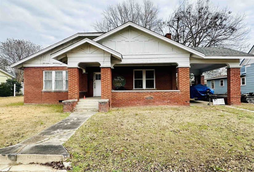 219 COURT AVE, Selmer, Tennessee 38375-2103, 3 Bedrooms Bedrooms, 8 Rooms Rooms,1 BathroomBathrooms,Residential,For Sale,COURT,10220611