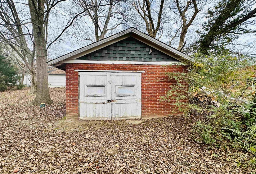 219 COURT AVE, Selmer, Tennessee 38375-2103, 3 Bedrooms Bedrooms, 8 Rooms Rooms,1 BathroomBathrooms,Residential,For Sale,COURT,10220611