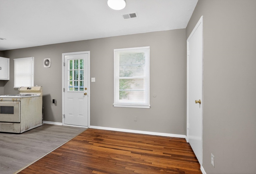 4955 STACEY DR, Memphis, Tennessee 38109, 3 Bedroom Bedrooms, 6 Room Rooms,1 BathroomBathrooms,Residential,For Sale,STACEY,0,10220616
