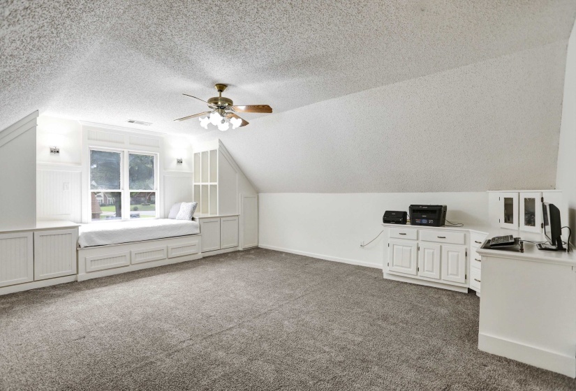 1039 AUTUMN OAKS CIR, Collierville, Tennessee 38017, 5 Bedrooms Bedrooms, 10 Rooms Rooms,3.1 BathroomsBathrooms,Residential,For Sale,AUTUMN OAKS,10220622