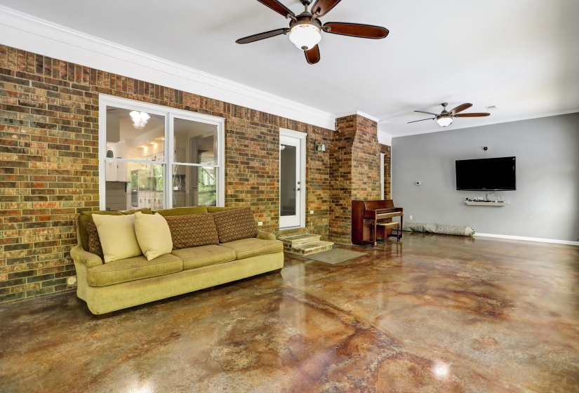 1039 AUTUMN OAKS CIR, Collierville, Tennessee 38017, 5 Bedrooms Bedrooms, 10 Rooms Rooms,3.1 BathroomsBathrooms,Residential,For Sale,AUTUMN OAKS,10220622