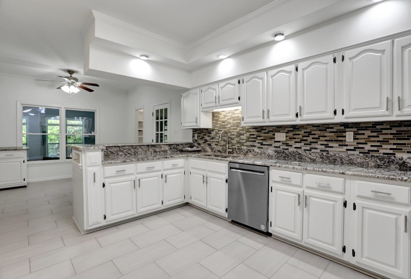 1039 AUTUMN OAKS CIR, Collierville, Tennessee 38017, 5 Bedrooms Bedrooms, 10 Rooms Rooms,3.1 BathroomsBathrooms,Residential,For Sale,AUTUMN OAKS,10220622