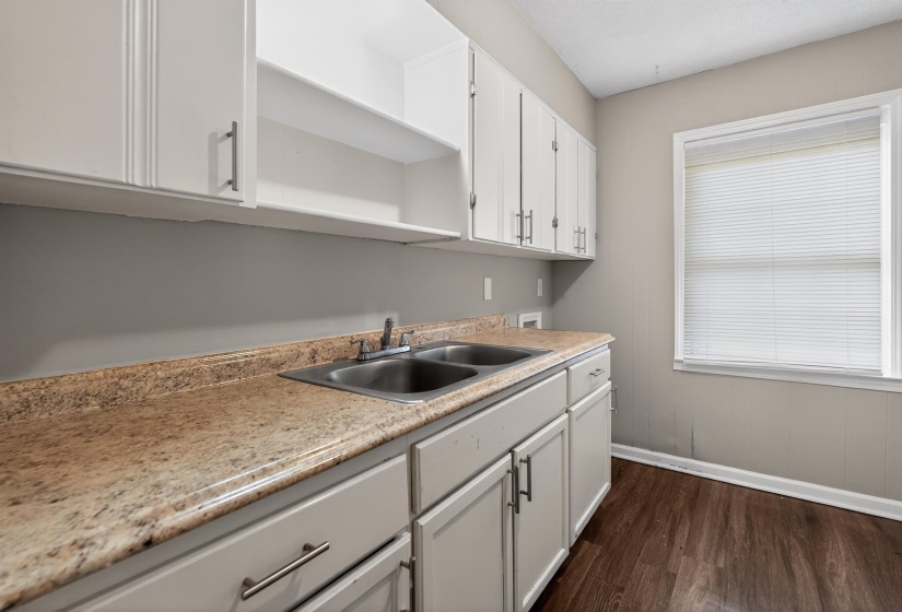 2328 MILLBROOK AVE, Memphis, Tennessee 38127, 3 Bedroom Bedrooms, 7 Room Rooms,1 BathroomBathrooms,Residential,For Sale,MILLBROOK,0,10220623