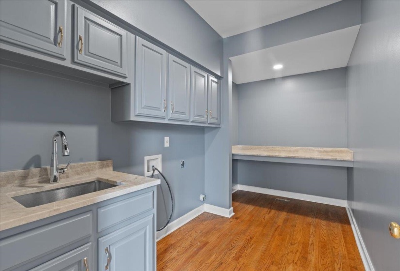 8778 POPLAR PIKE DR, Germantown, Tennessee 38138, 4 Bedroom Bedrooms, 2 Room Rooms,5.1 BathroomBathrooms,Residential,For Sale,POPLAR PIKE,0,10220631