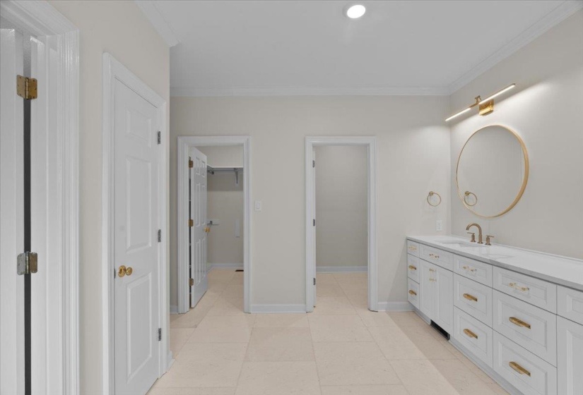 8778 POPLAR PIKE DR, Germantown, Tennessee 38138, 4 Bedroom Bedrooms, 2 Room Rooms,5.1 BathroomBathrooms,Residential,For Sale,POPLAR PIKE,0,10220631