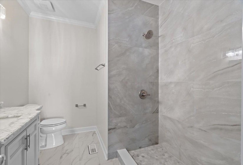 8778 POPLAR PIKE DR, Germantown, Tennessee 38138, 4 Bedroom Bedrooms, 2 Room Rooms,5.1 BathroomBathrooms,Residential,For Sale,POPLAR PIKE,0,10220631