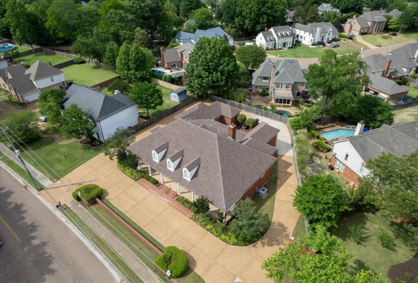 8778 POPLAR PIKE DR, Germantown, Tennessee 38138, 4 Bedroom Bedrooms, 2 Room Rooms,5.1 BathroomBathrooms,Residential,For Sale,POPLAR PIKE,0,10220631