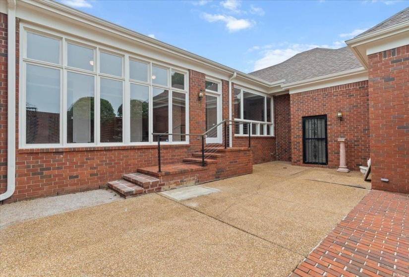 8778 POPLAR PIKE DR, Germantown, Tennessee 38138, 4 Bedroom Bedrooms, 2 Room Rooms,5.1 BathroomBathrooms,Residential,For Sale,POPLAR PIKE,0,10220631