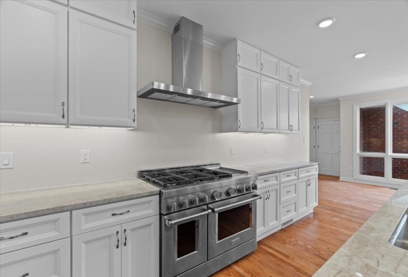 8778 POPLAR PIKE DR, Germantown, Tennessee 38138, 4 Bedroom Bedrooms, 2 Room Rooms,5.1 BathroomBathrooms,Residential,For Sale,POPLAR PIKE,0,10220631