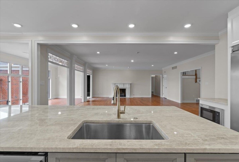8778 POPLAR PIKE DR, Germantown, Tennessee 38138, 4 Bedroom Bedrooms, 2 Room Rooms,5.1 BathroomBathrooms,Residential,For Sale,POPLAR PIKE,0,10220631