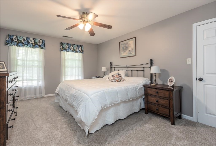 1725 JOHN RIDGE DR, Collierville, Tennessee 38017, 5 Bedroom Bedrooms, 8 Room Rooms,3.1 BathroomBathrooms,Residential,For Sale,JOHN RIDGE,0,10220645