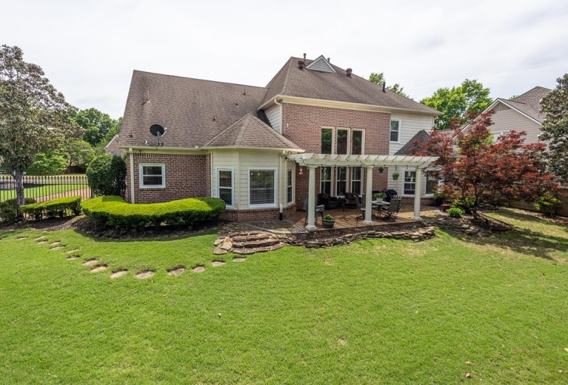 1725 JOHN RIDGE DR, Collierville, Tennessee 38017, 5 Bedroom Bedrooms, 8 Room Rooms,3.1 BathroomBathrooms,Residential,For Sale,JOHN RIDGE,0,10220645