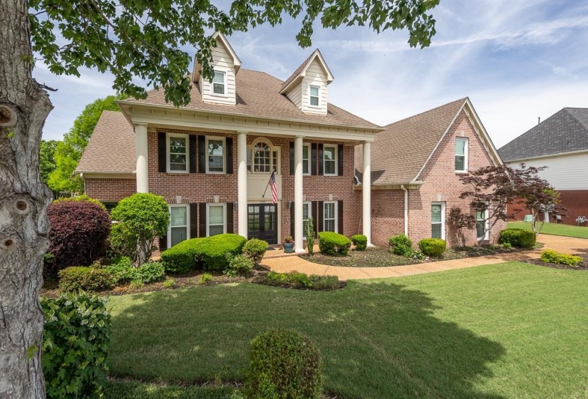 1725 JOHN RIDGE DR, Collierville, Tennessee 38017, 5 Bedroom Bedrooms, 8 Room Rooms,3.1 BathroomBathrooms,Residential,For Sale,JOHN RIDGE,0,10220645