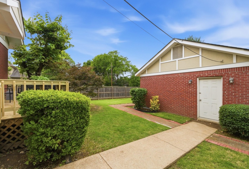 1716 CARRUTHERS PL, Memphis, Tennessee 38112, 3 Bedrooms Bedrooms, 7 Rooms Rooms,2 BathroomsBathrooms,Residential,For Sale,CARRUTHERS,10220656