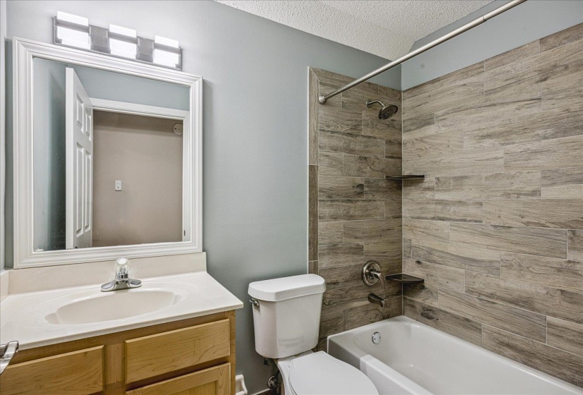 7560 GREYSTONE OAKS AVE, Arlington, Tennessee 38002, 4 Bedrooms Bedrooms, 7 Rooms Rooms,2.1 BathroomsBathrooms,Residential,For Sale,GREYSTONE OAKS,10220663