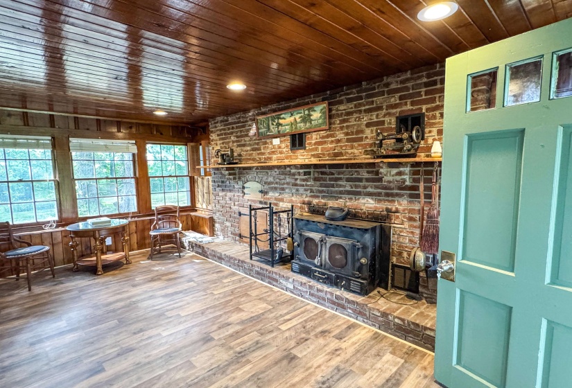 6205 179 HWY, Covington, Tennessee 38019, 4 Bedrooms Bedrooms, 7 Rooms Rooms,1 BathroomBathrooms,Residential,For Sale,179,10220667