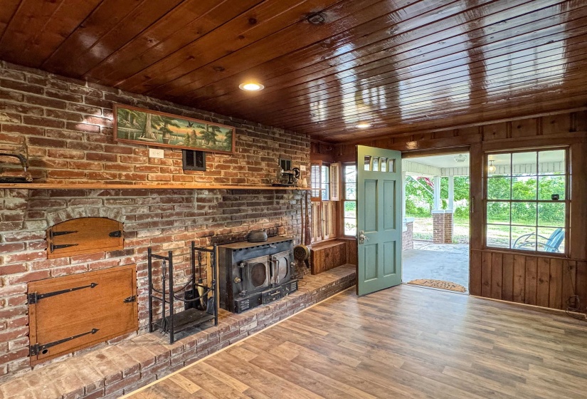 6205 179 HWY, Covington, Tennessee 38019, 4 Bedrooms Bedrooms, 7 Rooms Rooms,1 BathroomBathrooms,Residential,For Sale,179,10220667