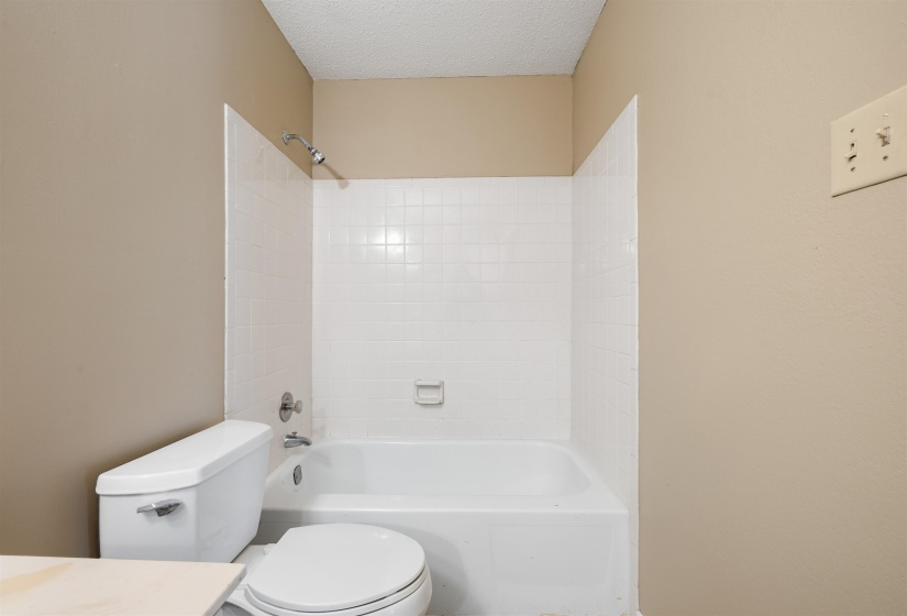 4743 AUDUBON VIEW DR, Memphis, Tennessee 38117, 2 Bedrooms Bedrooms, 5 Rooms Rooms,2 BathroomsBathrooms,Residential,For Sale,AUDUBON VIEW,10220668