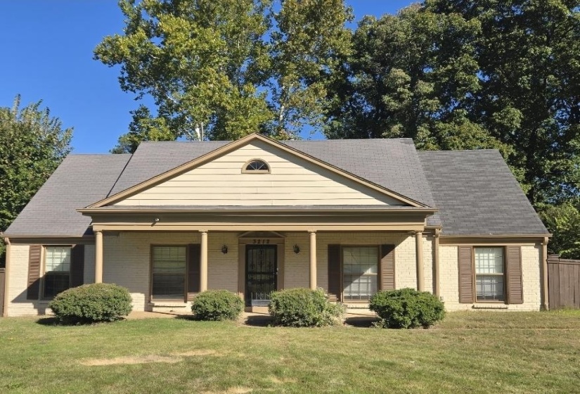 3212 WHITNEY AVE, Memphis, Tennessee 38128, 6 Bedroom Bedrooms, 11 Room Rooms,3 BathroomBathrooms,Residential,For Sale,WHITNEY,0,10220720