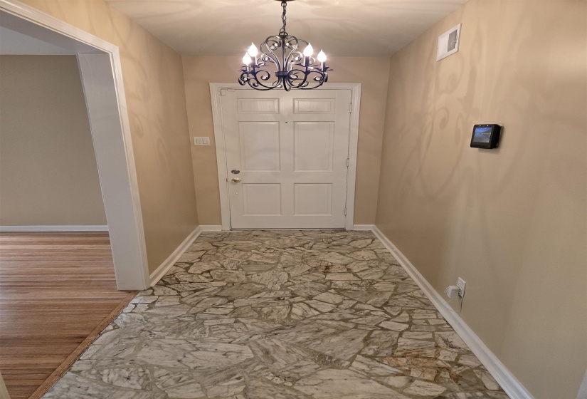 3212 WHITNEY AVE, Memphis, Tennessee 38128, 6 Bedroom Bedrooms, 11 Room Rooms,3 BathroomBathrooms,Residential,For Sale,WHITNEY,0,10220720