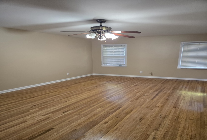 3212 WHITNEY AVE, Memphis, Tennessee 38128, 6 Bedroom Bedrooms, 11 Room Rooms,3 BathroomBathrooms,Residential,For Sale,WHITNEY,0,10220720