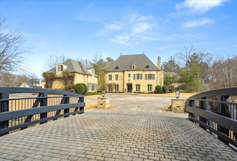 9504 DOGWOOD RD, Germantown, Tennessee 38139, 6 Bedrooms Bedrooms, 15 Rooms Rooms,6.2 BathroomsBathrooms,Residential,For Sale,DOGWOOD,10220727