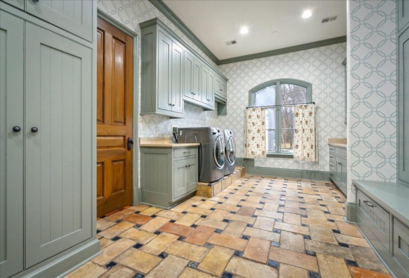 9504 DOGWOOD RD, Germantown, Tennessee 38139, 6 Bedrooms Bedrooms, 15 Rooms Rooms,6.2 BathroomsBathrooms,Residential,For Sale,DOGWOOD,10220727