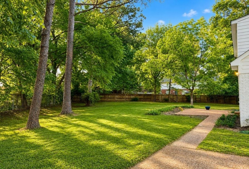 2118 HUNDRED OAKS CV, Germantown, Tennessee 38139, 4 Bedroom Bedrooms, 9 Room Rooms,2.1 BathroomBathrooms,Residential,For Sale,HUNDRED OAKS,0,10220735