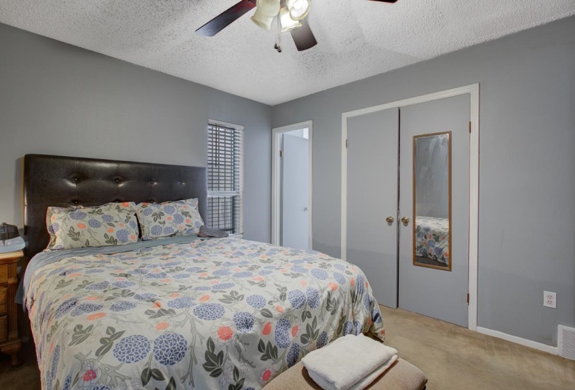 5054 GULL RD, Memphis, Tennessee 38109, 5 Bedrooms Bedrooms, 9 Rooms Rooms,2 BathroomsBathrooms,Residential,For Sale,GULL,10220752