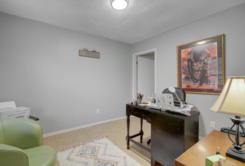 5054 GULL RD, Memphis, Tennessee 38109, 5 Bedrooms Bedrooms, 9 Rooms Rooms,2 BathroomsBathrooms,Residential,For Sale,GULL,10220752