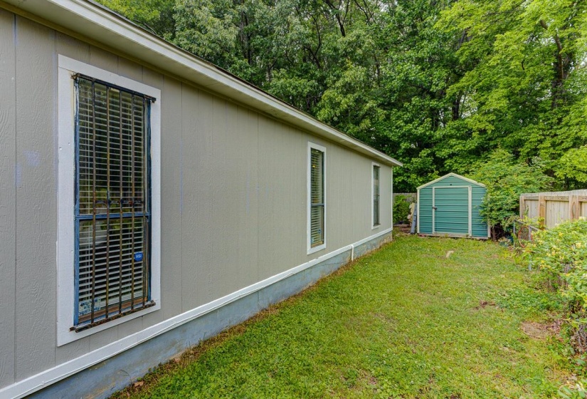 5054 GULL RD, Memphis, Tennessee 38109, 5 Bedrooms Bedrooms, 9 Rooms Rooms,2 BathroomsBathrooms,Residential,For Sale,GULL,10220752