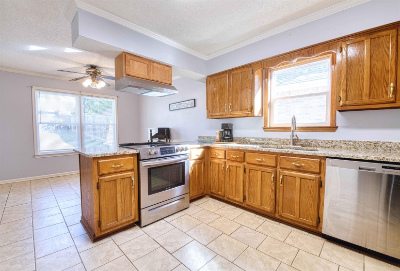 6348 EASTBRIER DR, Bartlett, Tennessee 38135, 5 Bedrooms Bedrooms, 7 Rooms Rooms,3 BathroomsBathrooms,Residential,For Sale,EASTBRIER,10220776