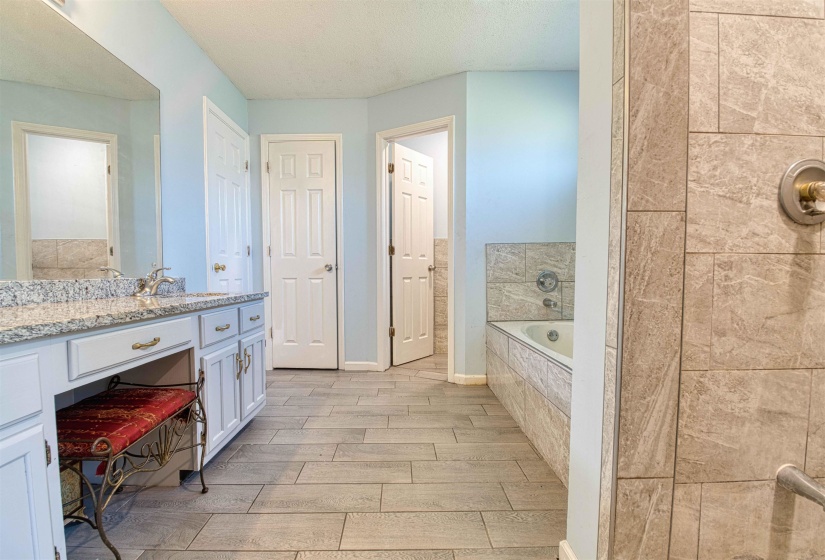6348 EASTBRIER DR, Bartlett, Tennessee 38135, 5 Bedrooms Bedrooms, 7 Rooms Rooms,3 BathroomsBathrooms,Residential,For Sale,EASTBRIER,10220776