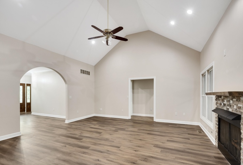 315 DEERFIELD CV, Somerville, Tennessee 38068, 4 Bedrooms Bedrooms, 8 Rooms Rooms,3.1 BathroomsBathrooms,Residential,For Sale,DEERFIELD,10220780