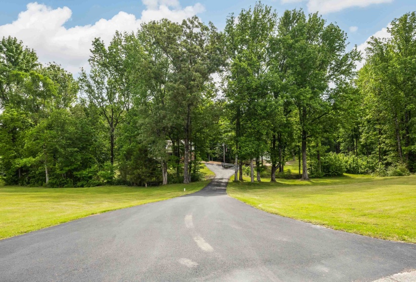 315 DEERFIELD CV, Somerville, Tennessee 38068, 4 Bedrooms Bedrooms, 8 Rooms Rooms,3.1 BathroomsBathrooms,Residential,For Sale,DEERFIELD,10220780