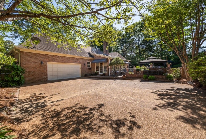 6362 MASSEY HILL RD, Memphis, Tennessee 38120, 3 Bedrooms Bedrooms, 7 Rooms Rooms,2.1 BathroomsBathrooms,Residential,For Sale,MASSEY HILL,10220791