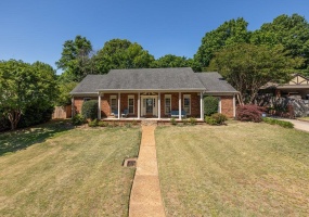 2839 HONEY TREE DR, Germantown, Tennessee 38138, 4 Bedrooms Bedrooms, 8 Rooms Rooms,2.1 BathroomsBathrooms,Residential,For Sale,HONEY TREE,10220794