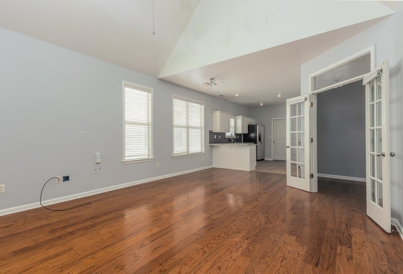 1340 ISLAND TOWN DR, Memphis, Tennessee 38103, 3 Bedrooms Bedrooms, 5 Rooms Rooms,2 BathroomsBathrooms,Residential,For Sale,ISLAND TOWN,10220795