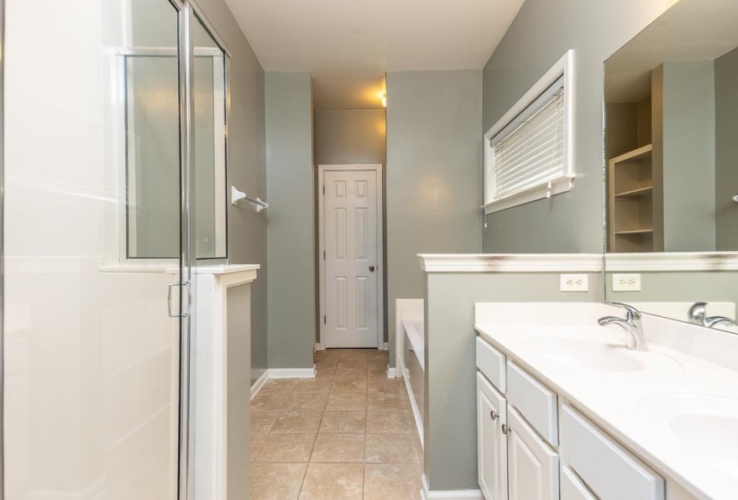 1340 ISLAND TOWN DR, Memphis, Tennessee 38103, 3 Bedrooms Bedrooms, 5 Rooms Rooms,2 BathroomsBathrooms,Residential,For Sale,ISLAND TOWN,10220795