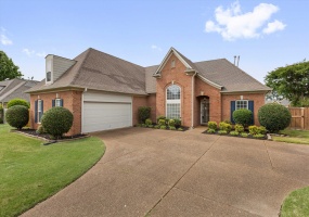 452 GLENOGLE LN, Collierville, Tennessee 38017, 4 Bedrooms Bedrooms, 9 Rooms Rooms,3 BathroomsBathrooms,Residential,For Sale,GLENOGLE,10220798