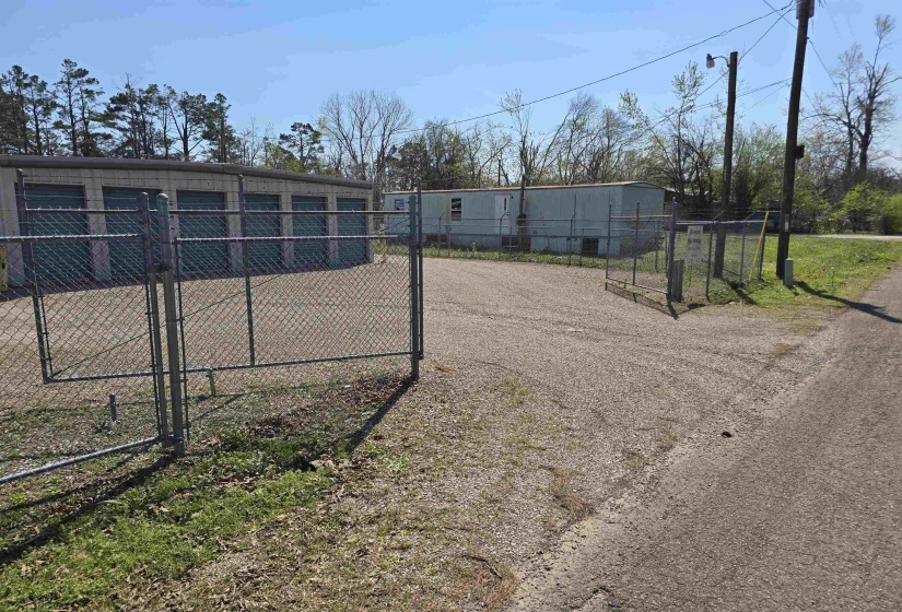 360 BLACK PL, Savannah, Tennessee 38372, ,Commercial/industrial,For Sale,BLACK,10220811