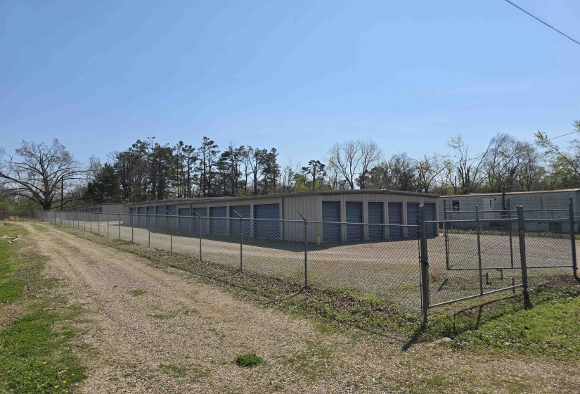 360 BLACK PL, Savannah, Tennessee 38372, ,Commercial/industrial,For Sale,BLACK,10220811